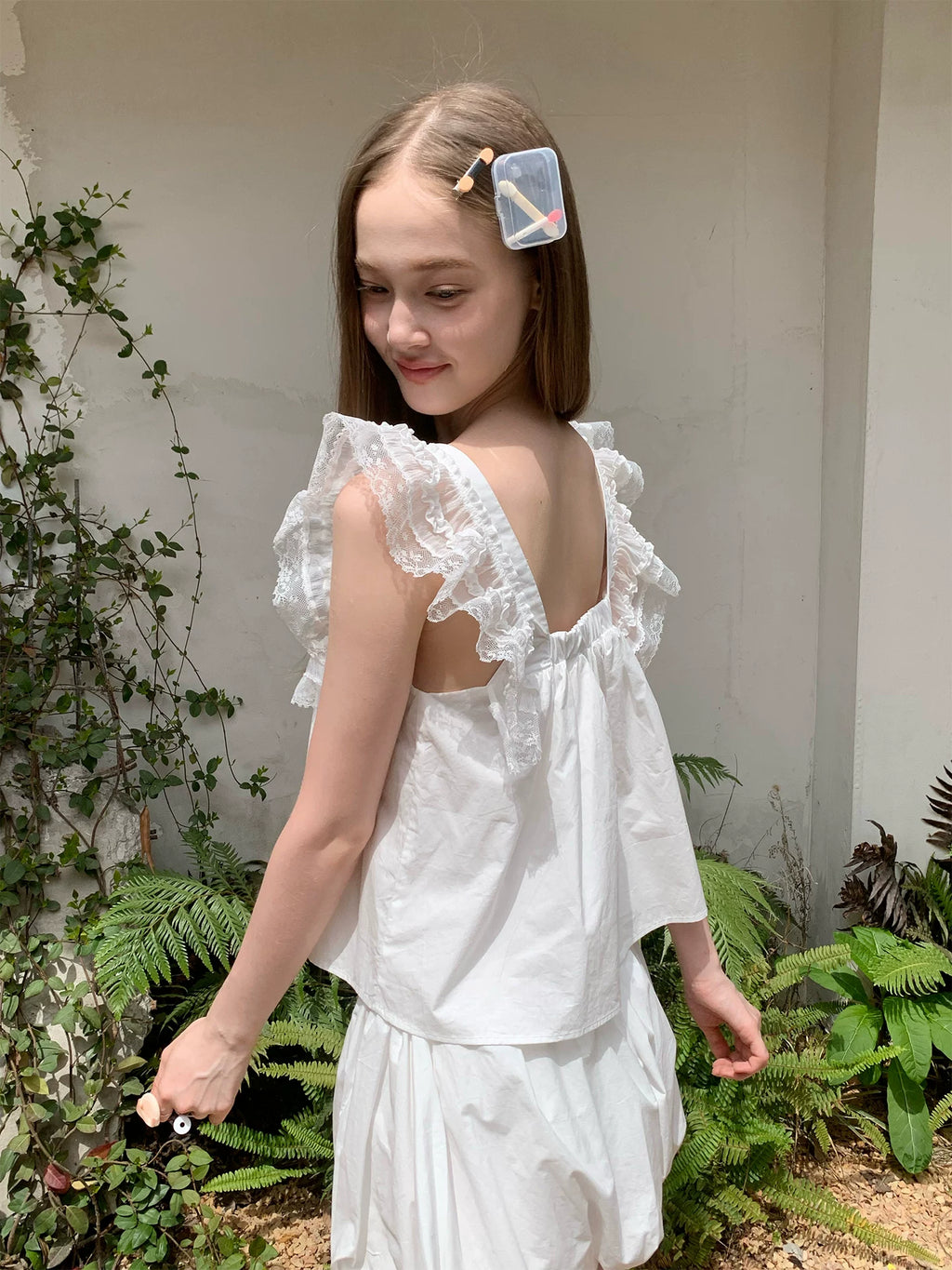 SOOMIE Floral Lace Crop Top