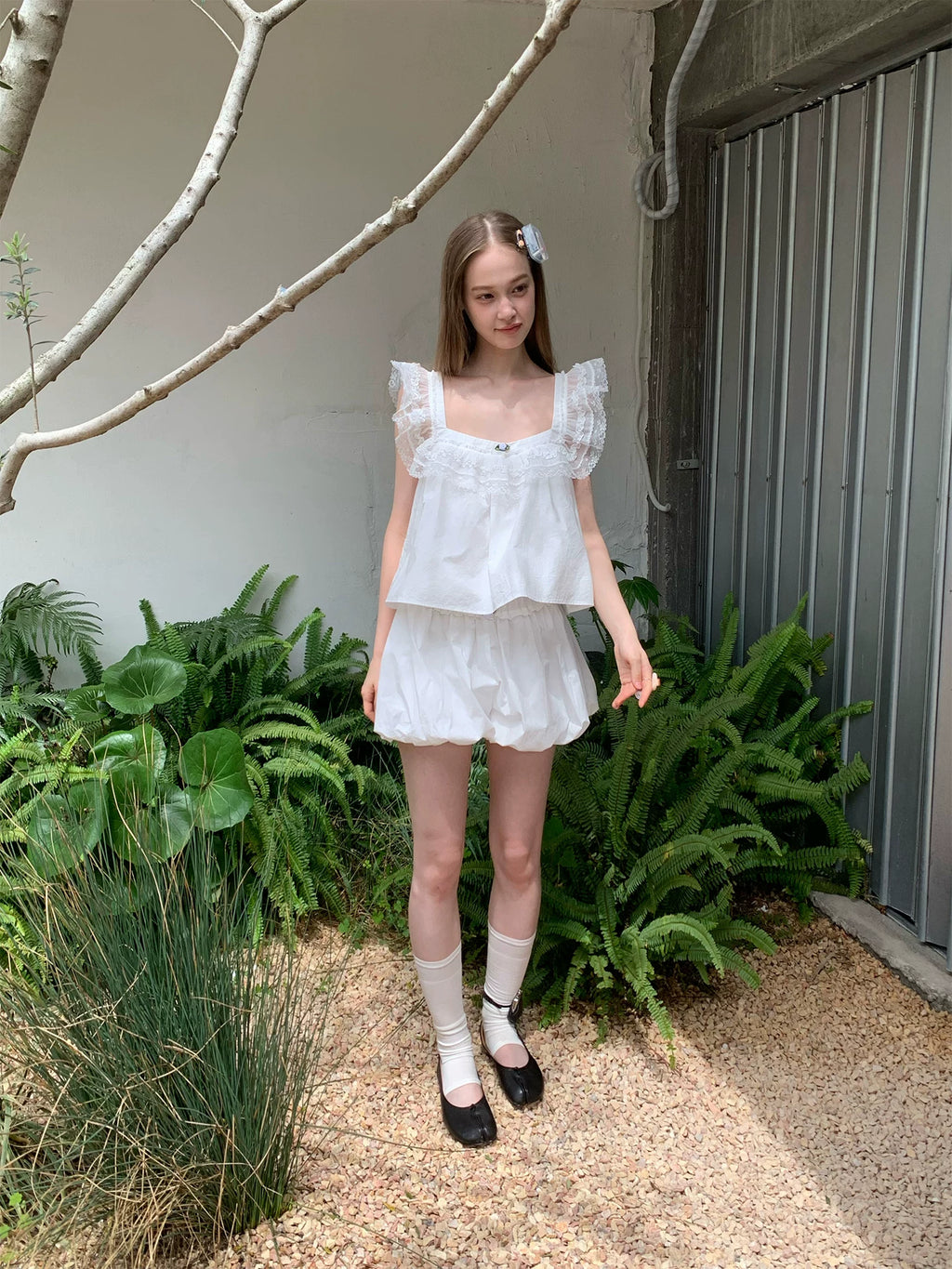 SOOMIE Floral Lace Crop Top