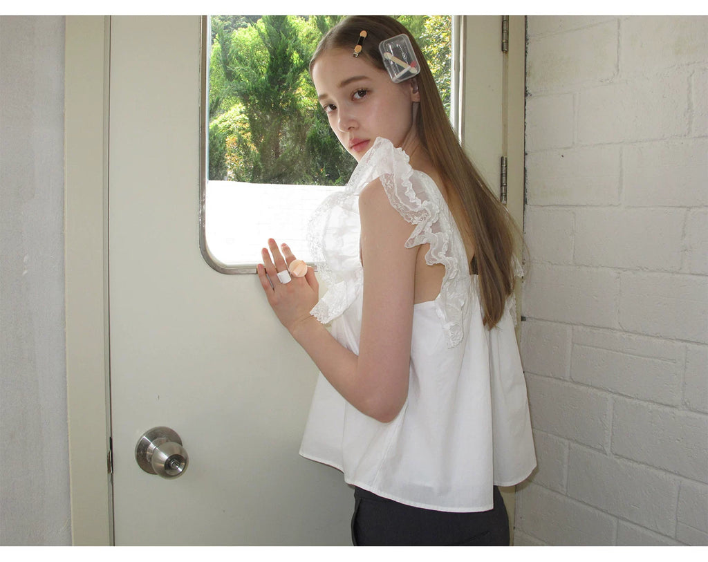 SOOMIE Floral Lace Crop Top