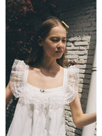 SOOMIE Floral Lace Crop Top