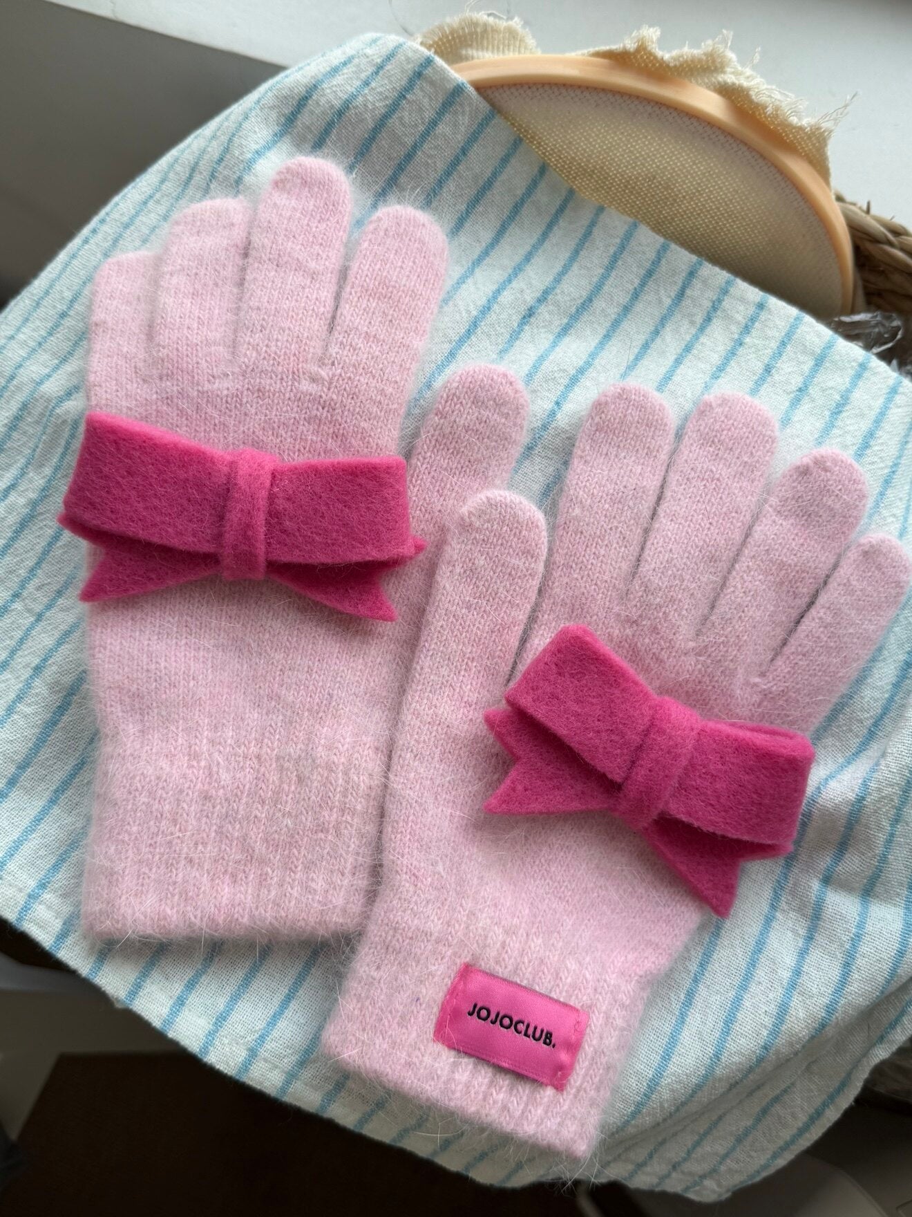 JOJOclub Bow Knit Winter Gloves
